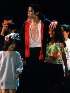 Michael w girls onstage